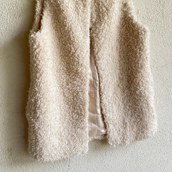 Melrose & Market  | faux fur vest - Picture 10 of 11
